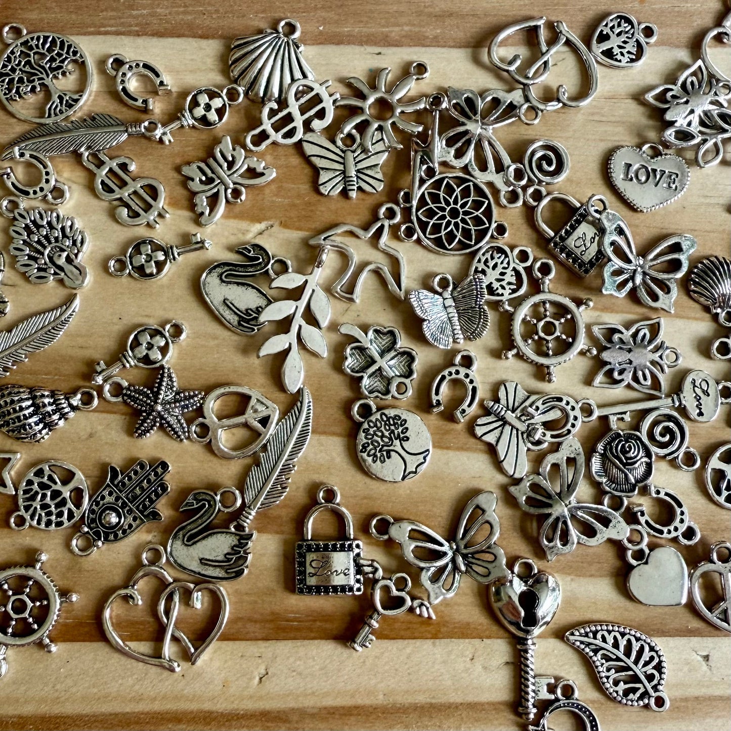 Children’s Jewellery Making Kit – Makes Two Gemstone Bracelets or One Necklace Louella Jewellery