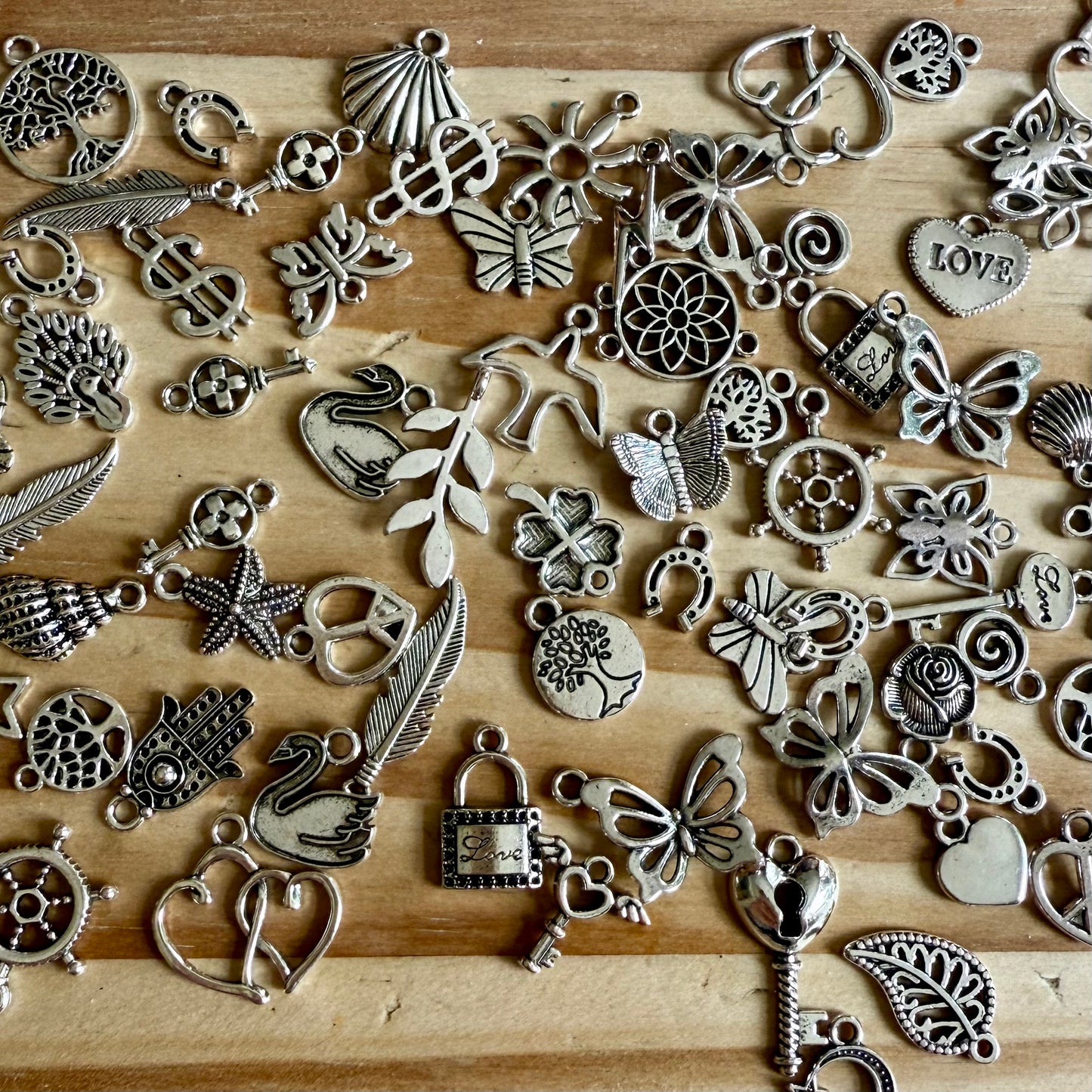 Children’s Jewellery Making Kit – Makes Two Gemstone Bracelets or One Necklace