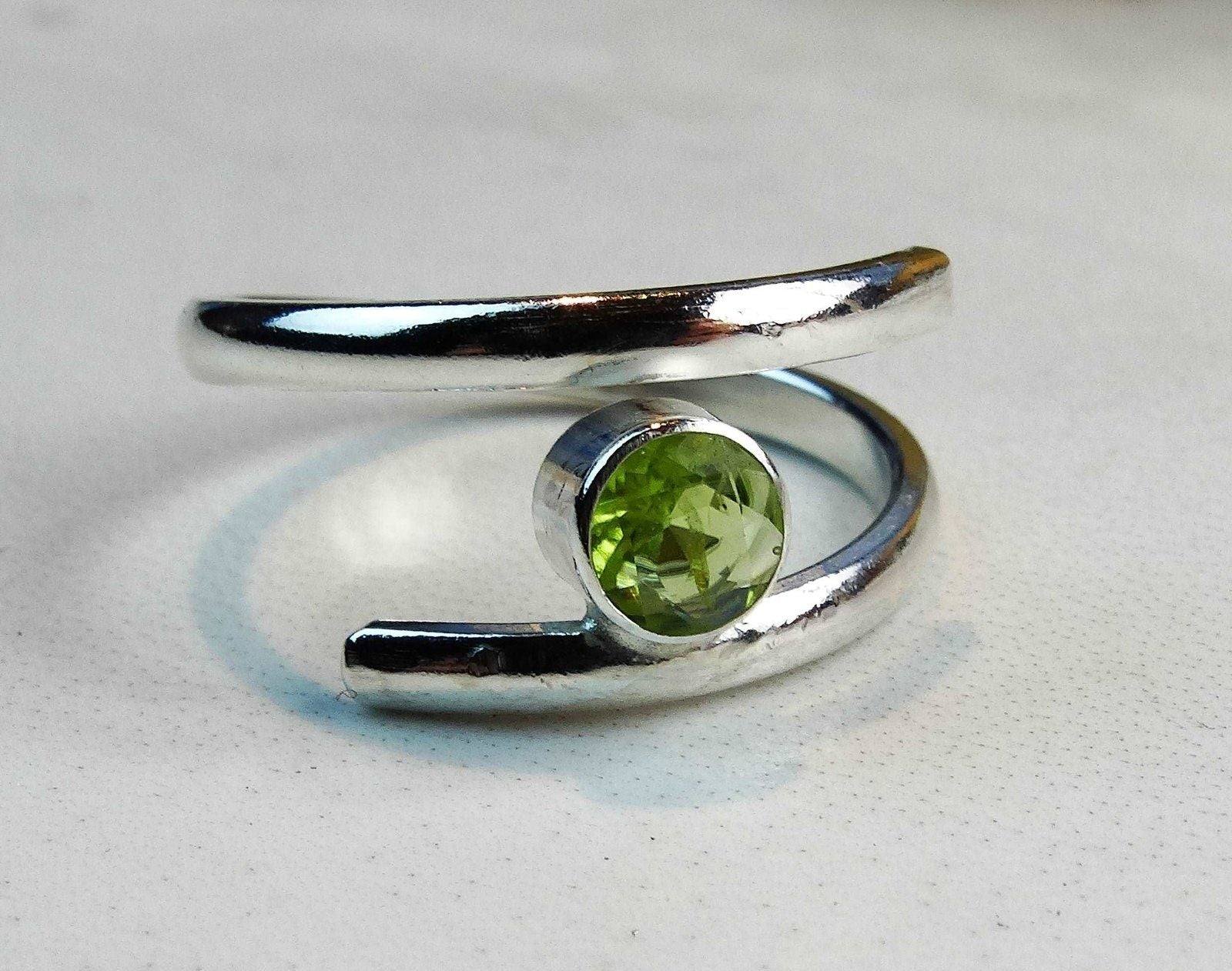 Peridot adjustable ring - August birthstone | Ring | Louella Jewellery