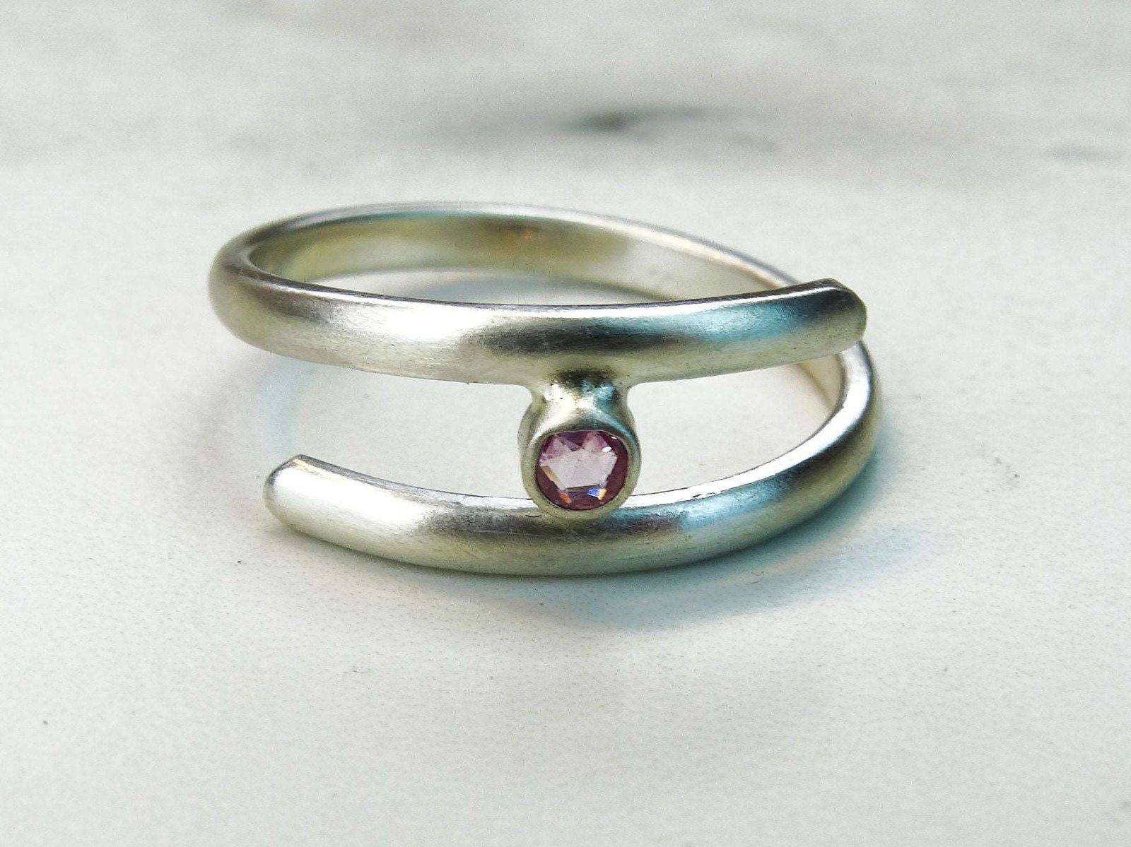 Pink sapphire, adjustable ring | Ring | Louella Jewellery
